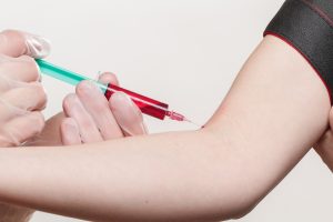 Wird bei Blutabnahme / Blutkontrollen automatisch auch auf HIV getestet?
