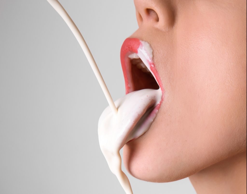 Er ist verrückt nach Sperma-Spielen