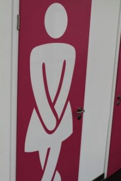 Wenn du immer Angst hast, dass beim Sex Urin kommt, hemmt das den Orgasmus