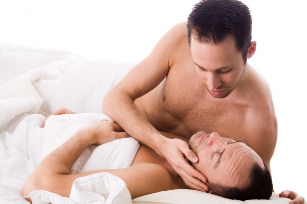 Schwule im Bett, mit Schwulen Sex haben, homosexuelle Zärtlichkeit