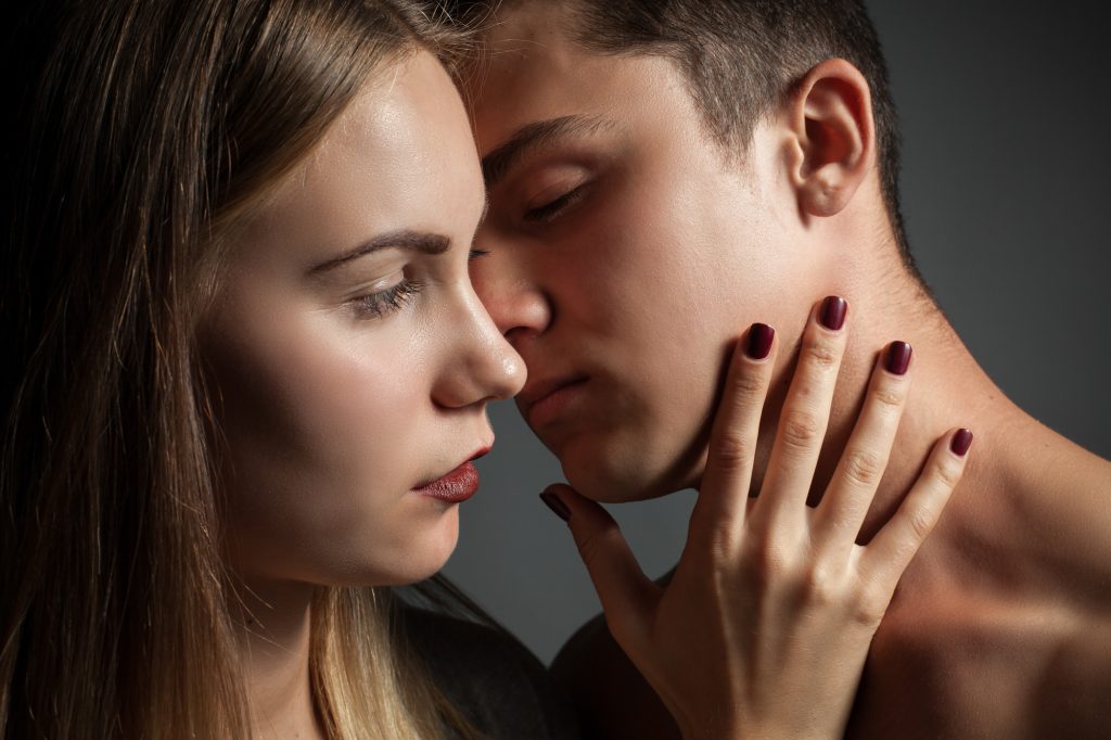 Er pustet mir beim Küssen immer nur in den Mund