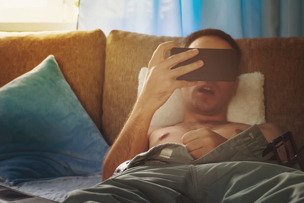 Er kann Hardcore-Pornos und Telefonsex nicht lassen, ich zweifle an seiner Liebe